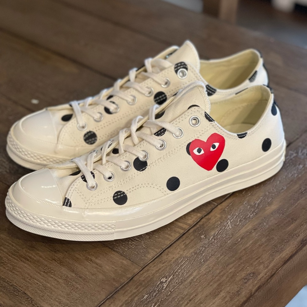 Comme des Garçons PLAY X Converse Men’s 10/ Women’s 12 Polka Dot Heart Shoes